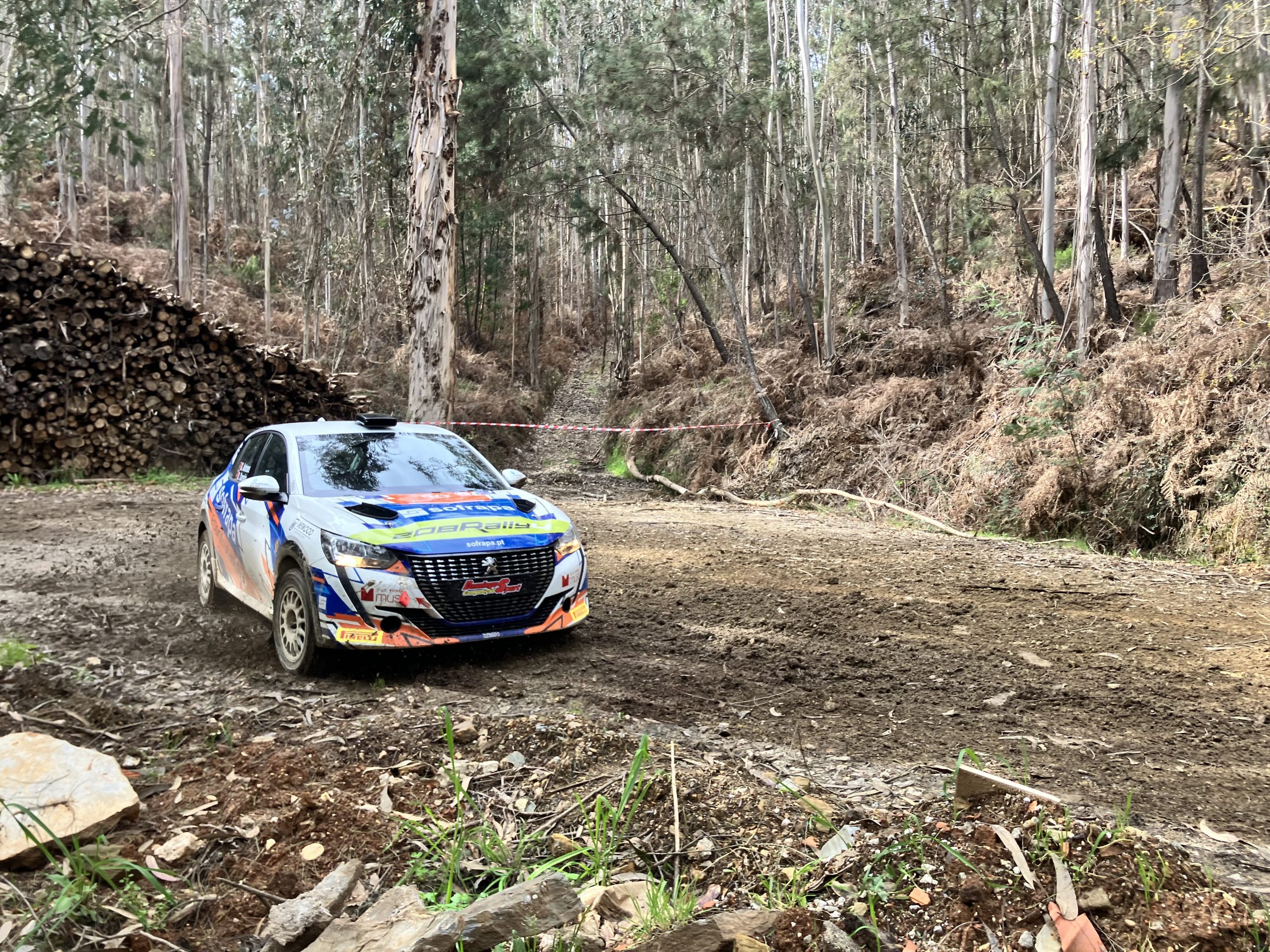 Gil Antunes testou o Peugeot 208 Rally 4 em Mortágua! 18
