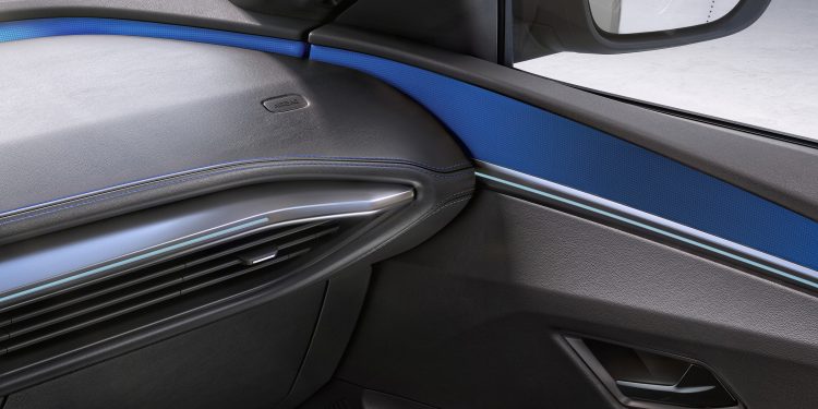 Megane E-Tech elétrico ganha versão Esprit Alpine, one pedal e carregador bidirecional 17