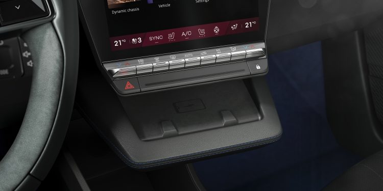 Megane E-Tech elétrico ganha versão Esprit Alpine, one pedal e carregador bidirecional 19