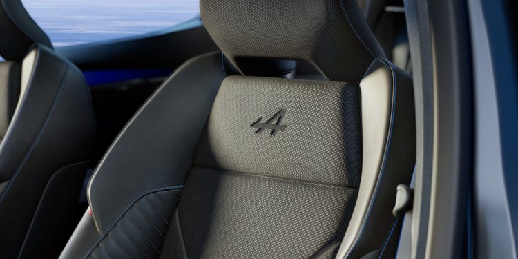 Megane E-Tech elétrico ganha versão Esprit Alpine, one pedal e carregador bidirecional 21