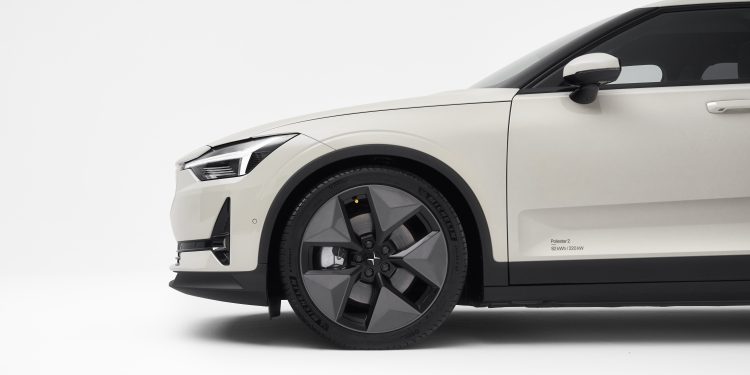 Polestar 2 atualizado com novas funcionalidades, incluindo um processador mais rápido e sistema de som Bowers & Wilkins 18