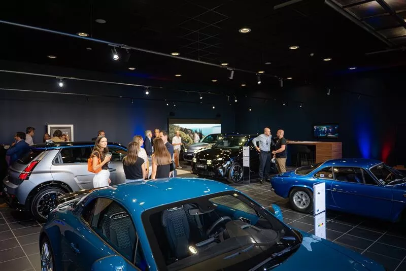 Alpine acelera expansão em Portugal com inauguração da Alpine Store Porto 15
