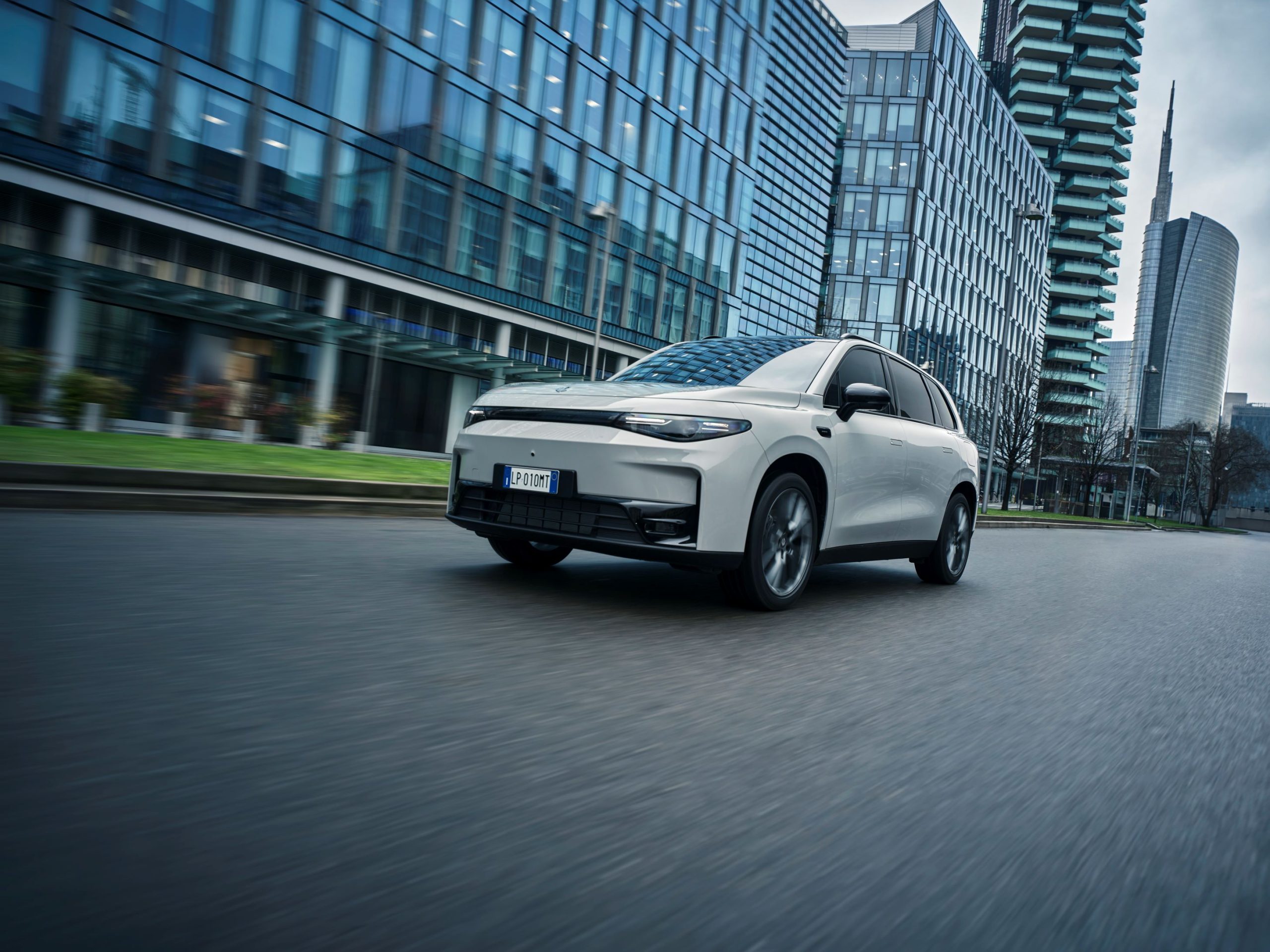 Leapmotor lança o novo C10 com 585 cv e tração às quatro rodas: a potência alia-se à precisão 16