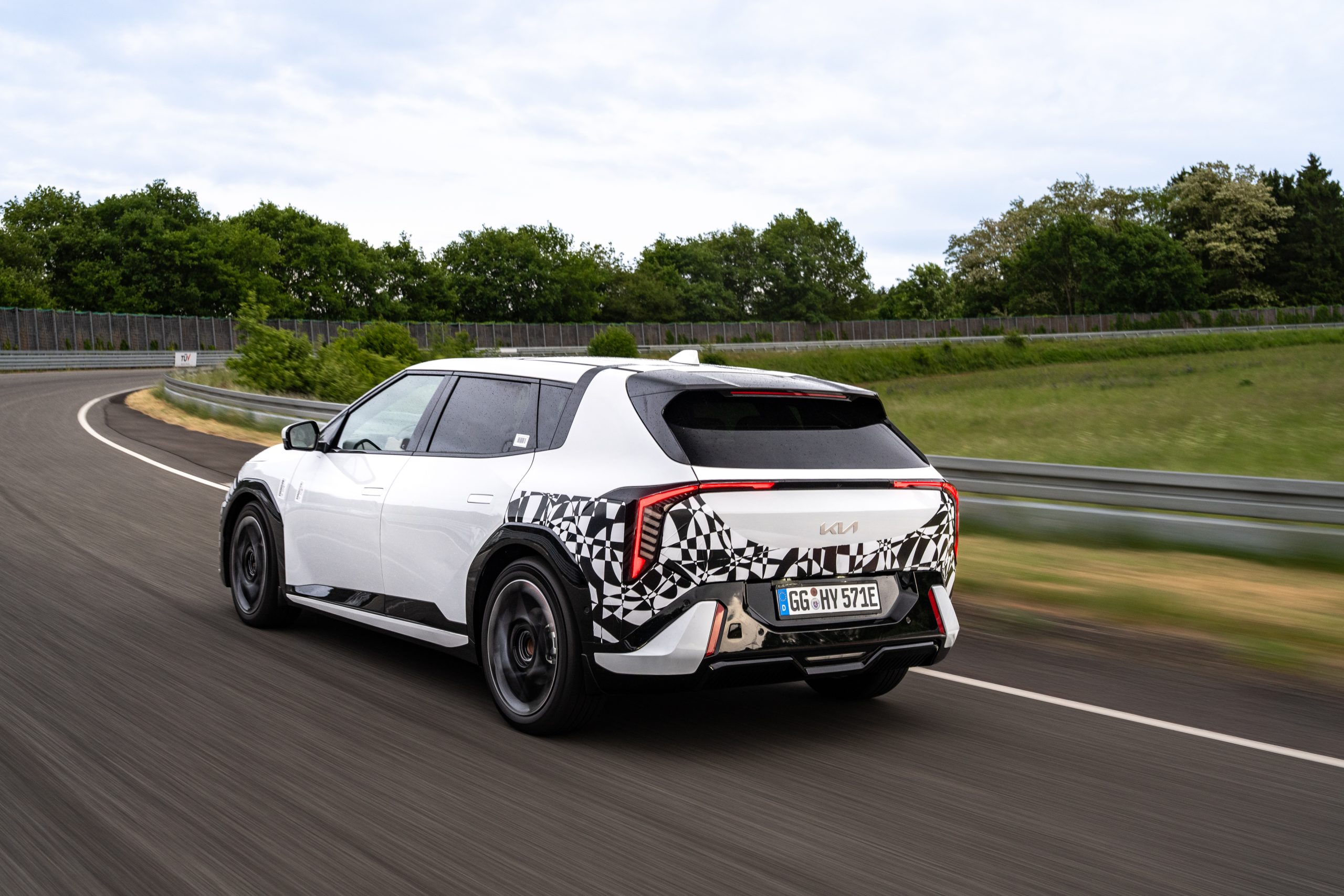 EV4: Primeiro elétrico da Kia fabricado na Europa redefine padrões de segurança integrada 19