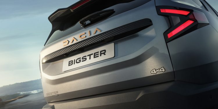Uma nova gama de motorizações para o Duster e Bigster: com sistema híbrido, GPL, 4x4 e transmissão automática 25