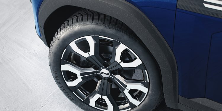 Uma nova gama de motorizações para o Duster e Bigster: com sistema híbrido, GPL, 4x4 e transmissão automática 19