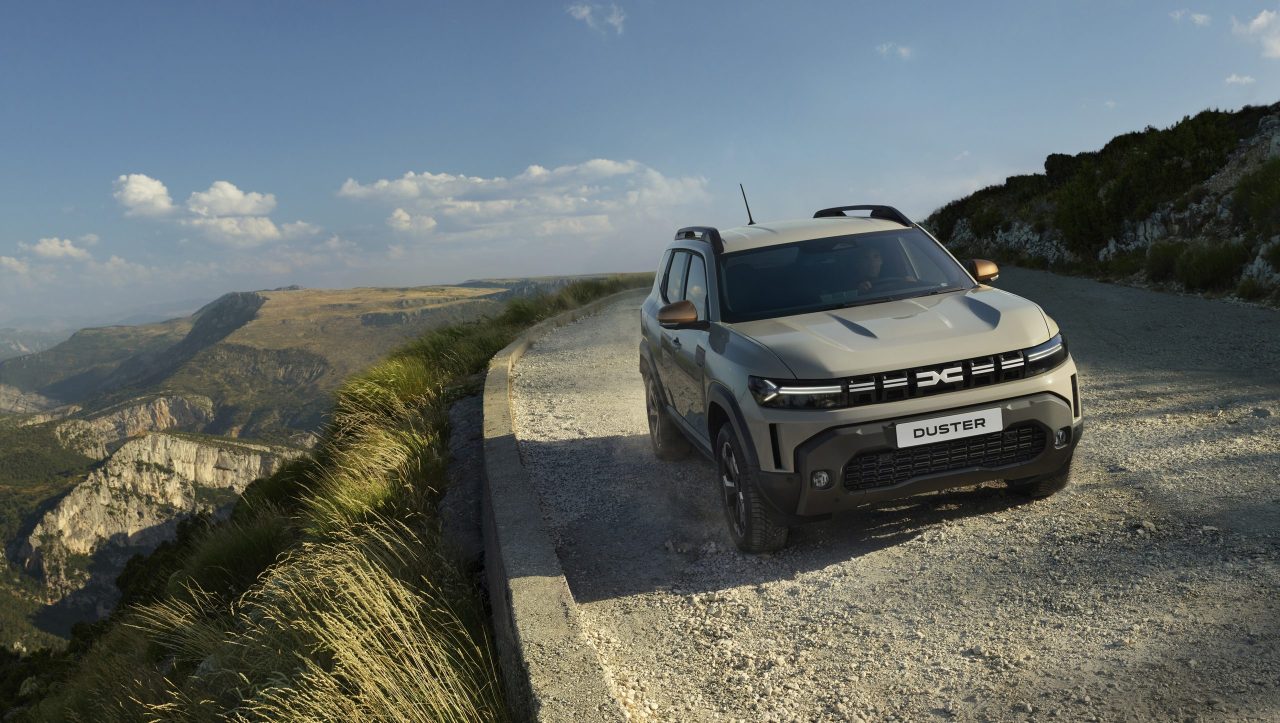 Uma nova gama de motorizações para o Duster e Bigster: com sistema híbrido, GPL, 4x4 e transmissão automática 13
