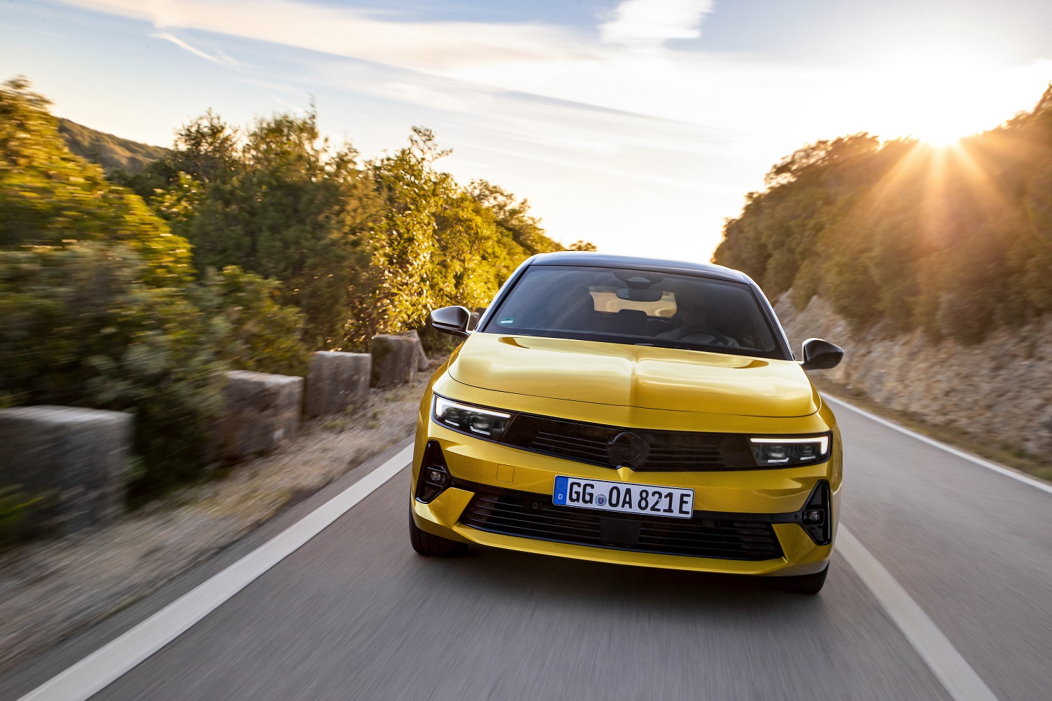 Mais potência e autonomia, mas o mesmo preço: o novo Opel Astra Hybrid Plug-in 16