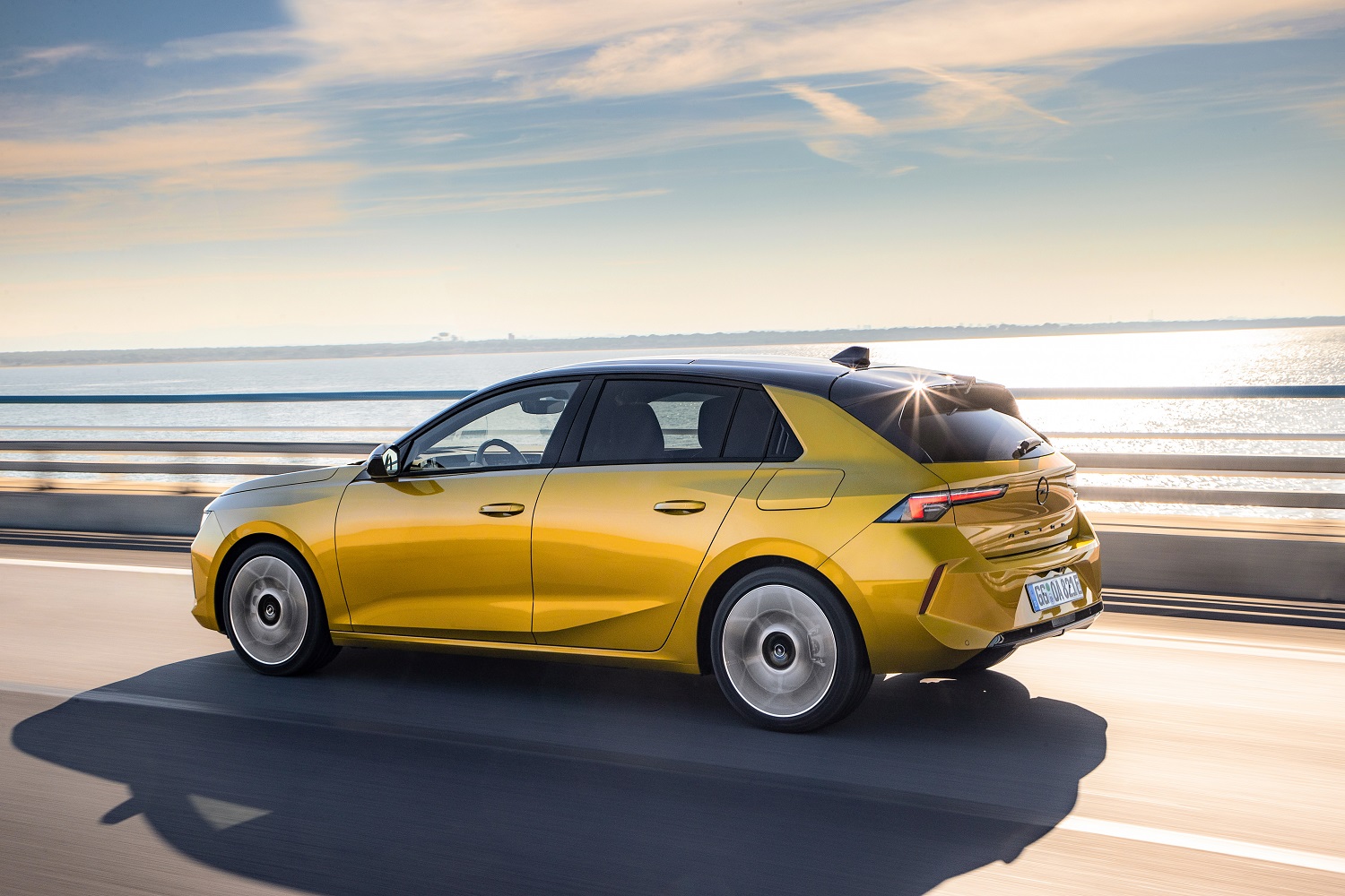 Mais potência e autonomia, mas o mesmo preço: o novo Opel Astra Hybrid Plug-in 18
