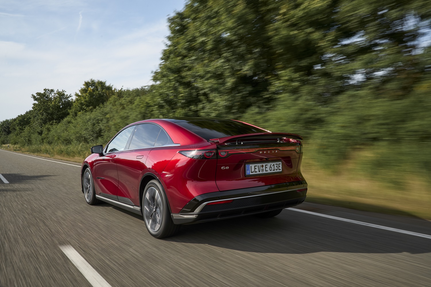 Chegou a Portugal o novo Mazda6e 16