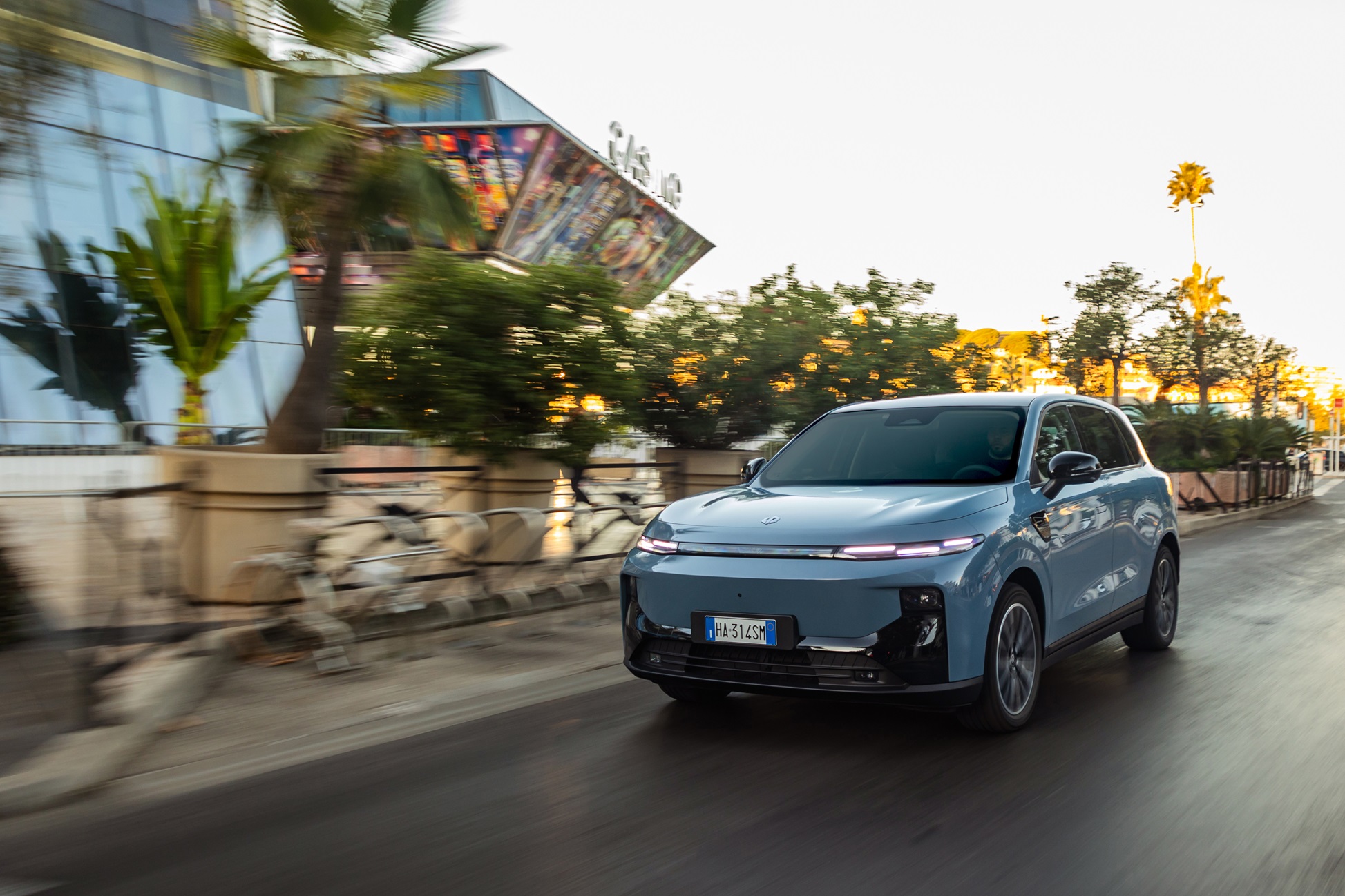 Leapmotor entra no segmento C: modelo B10 chega a Portugal e está disponível a partir de 29.285 euros 16