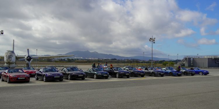 Clube Roadster MX-5 PT reúne 64 Mazda MX-5 num dia inesquecível entre aviões históricos no Museu do Ar 27