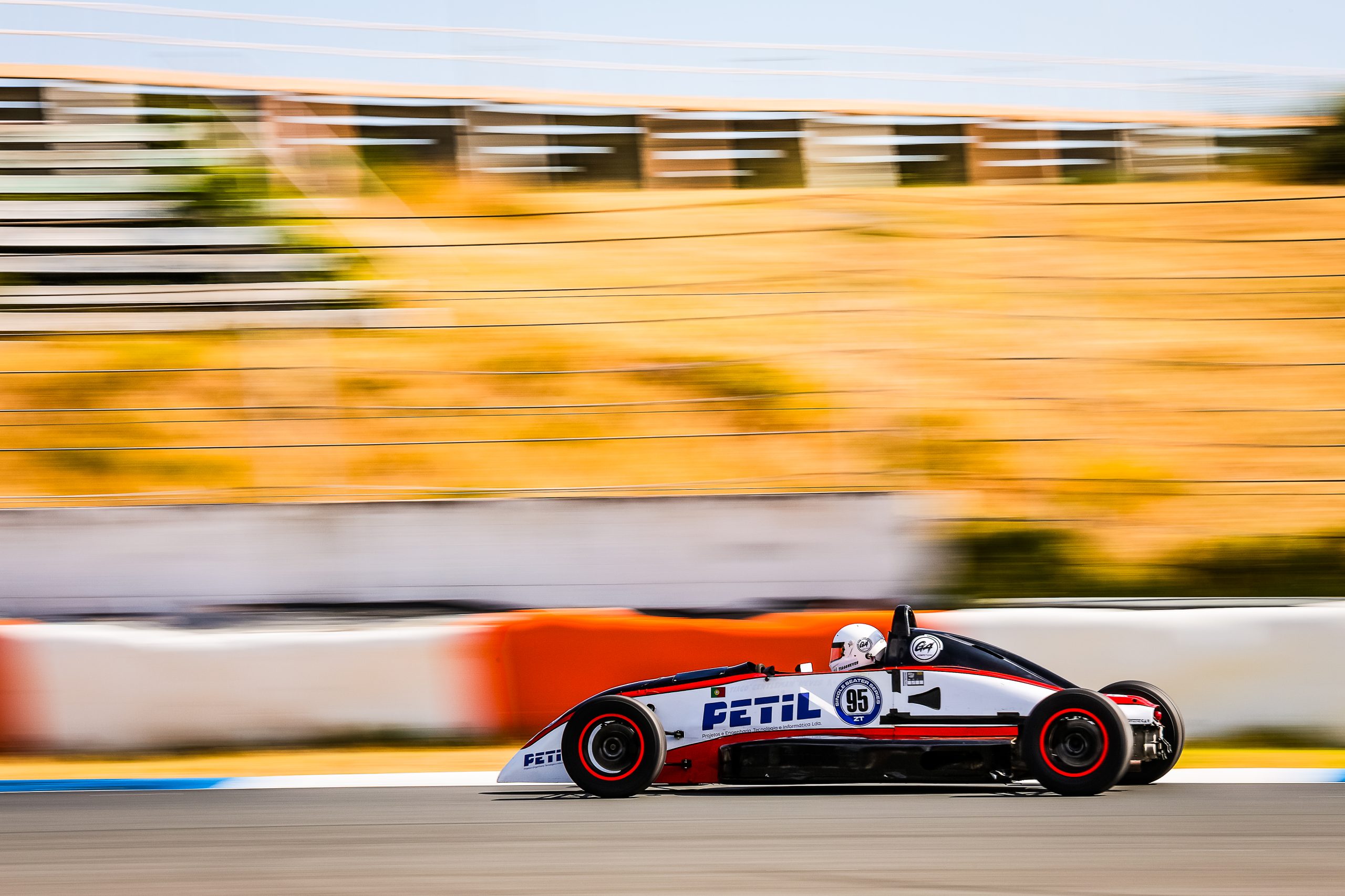 Tiago Neves regressa aos monolugares no Autódromo Internacional do Algarve 17