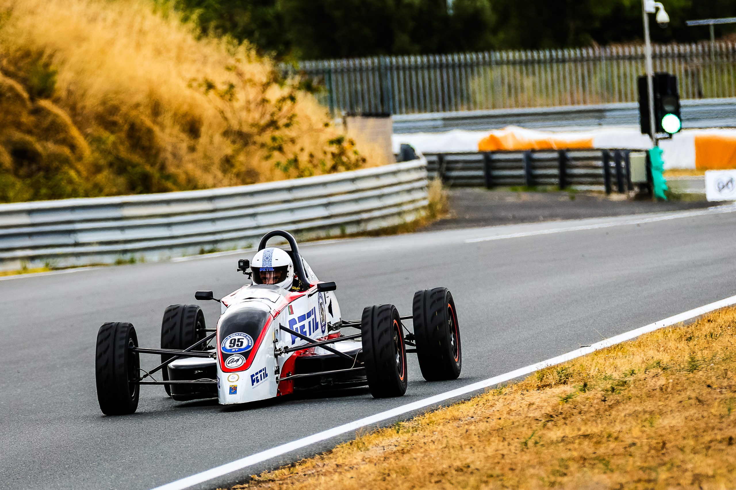 Tiago Neves regressa aos monolugares no Autódromo Internacional do Algarve 18