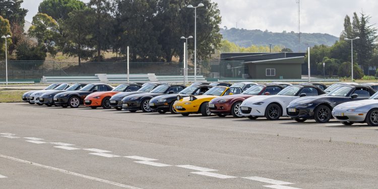 Clube Roadster MX-5 PT reúne 64 Mazda MX-5 num dia inesquecível entre aviões históricos no Museu do Ar 31