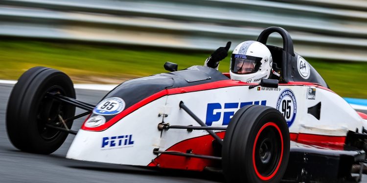 Tiago Neves sagra-se vice-campeão de Formula Ford ZETEC e Formulas Sem Asas 24