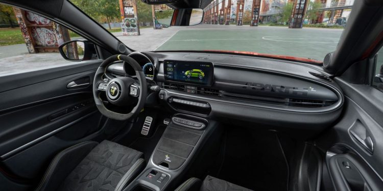 Abarth apresenta o novo Abarth 600e Competizione 16 Abarth apresenta o novo Abarth 600e Competizione 16