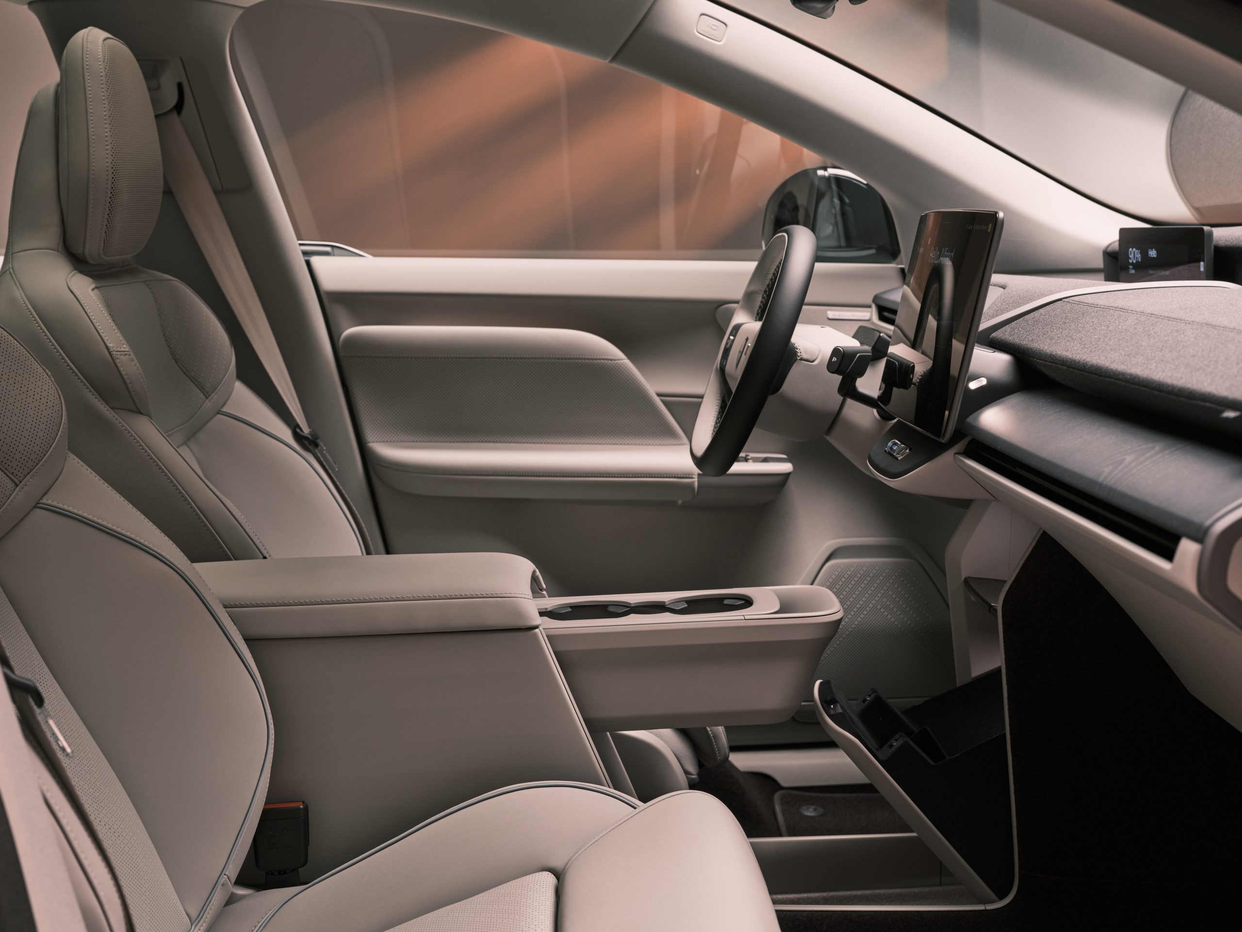 Volvo revela o EX60, o 100% elétrico que remove todos os obstáculos à eletrificação 17