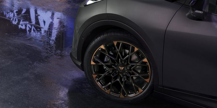 CUPRA apresenta o CUPRA Raval: o veículo urbano rebelde que desafia o convencional 23