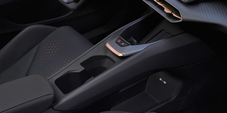 CUPRA apresenta o CUPRA Raval: o veículo urbano rebelde que desafia o convencional 27