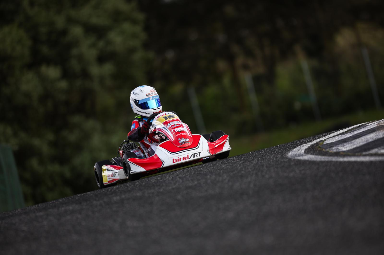Lourenço Antunes domina abertura do Troféu EasyKart com "pleno" no Bombarral 15 Lourenço Antunes domina abertura do Troféu EasyKart com "pleno" no Bombarral 15