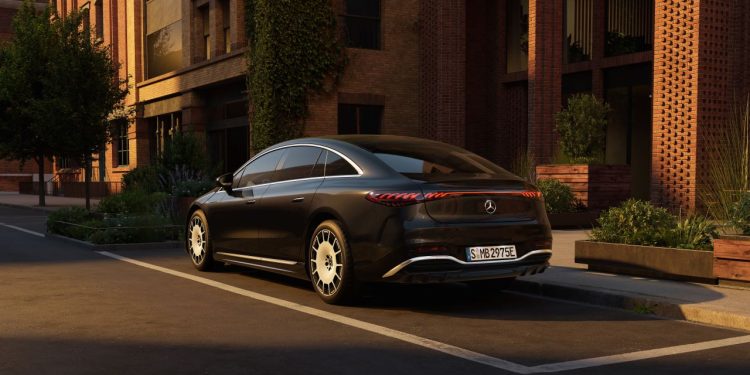 O novo Mercedes-Benz EQS: Mais inteligente do que nunca. Mais longe do que nunca 15