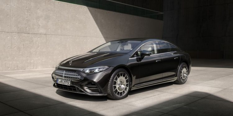 O novo Mercedes-Benz EQS: Mais inteligente do que nunca. Mais longe do que nunca 18