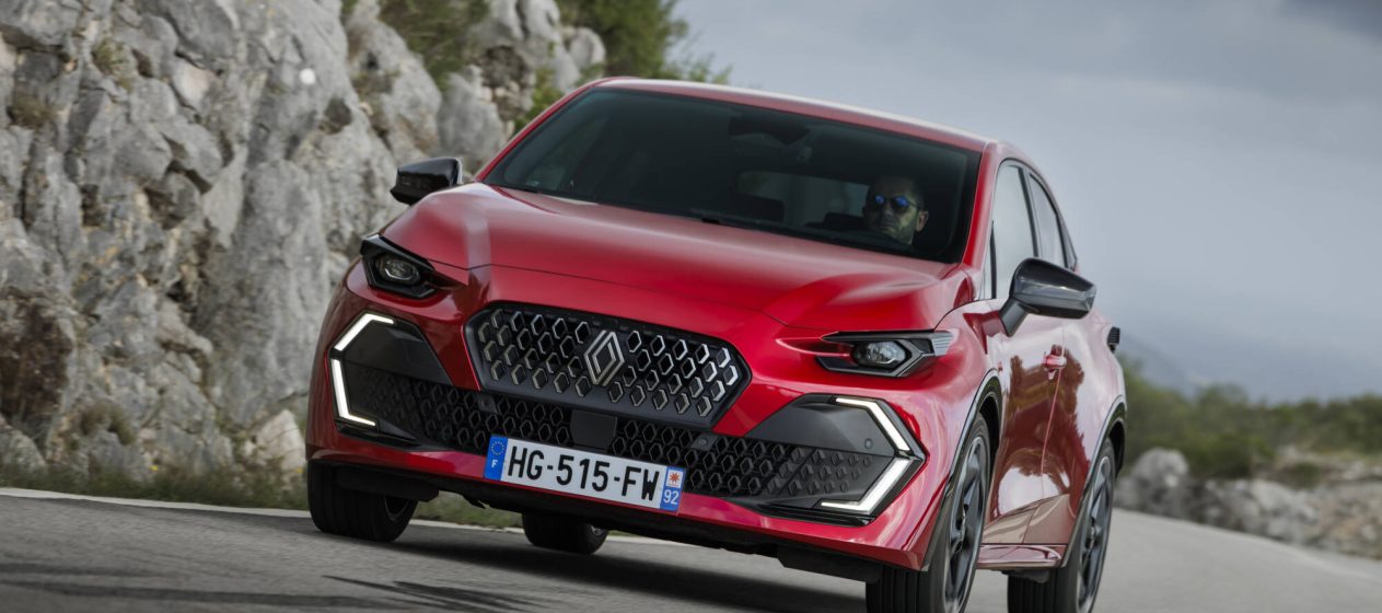 O Clio amplia a sua gama com o novo motor Eco-G de 120 cv com transmissão EDC 16