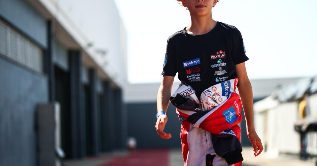 Lourenço Antunes defende liderança do Troféu EasyKart no Bombarral 13