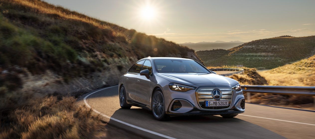 O novo Mercedes-Benz Classe C 400 4MATIC elétrico já está disponível para encomenda 13