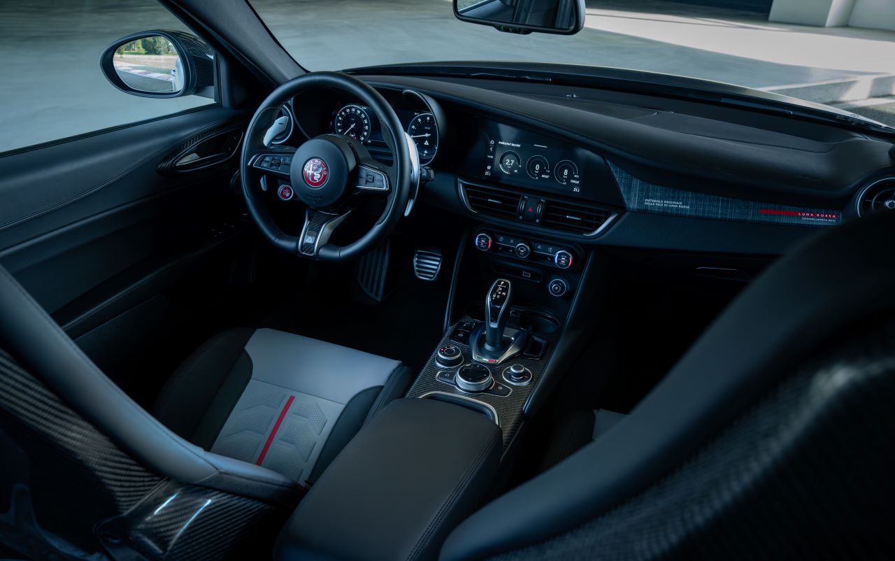Giulia Quadrifoglio Luna Rossa conquista o Circuito de Testes de Balocco 15 Giulia Quadrifoglio Luna Rossa conquista o Circuito de Testes de Balocco 15