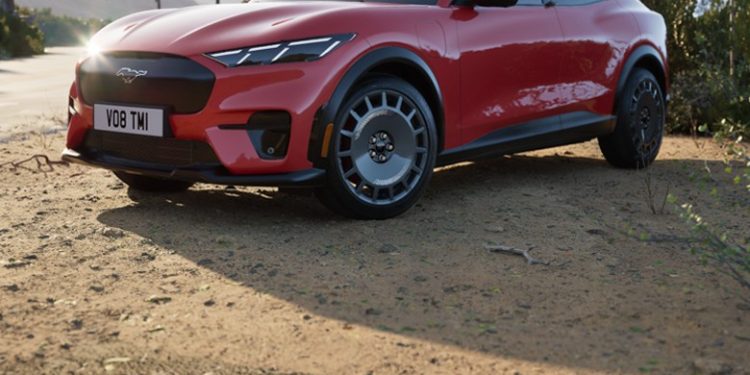 Versão atualizada do Mustang Mach-E inclui novo GT California Special 15