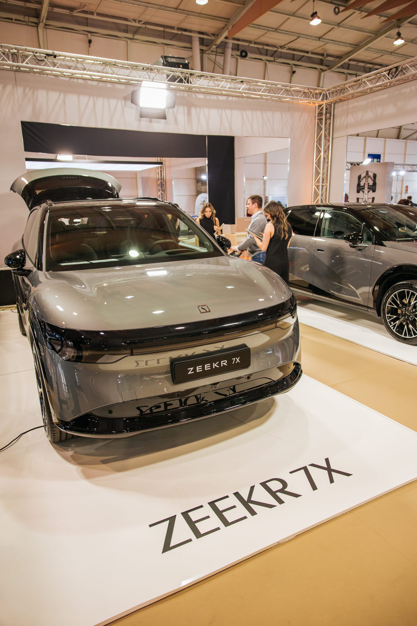 Marca Premium Zeekr estreia gama 100 por cento elétrica em Portugal 20