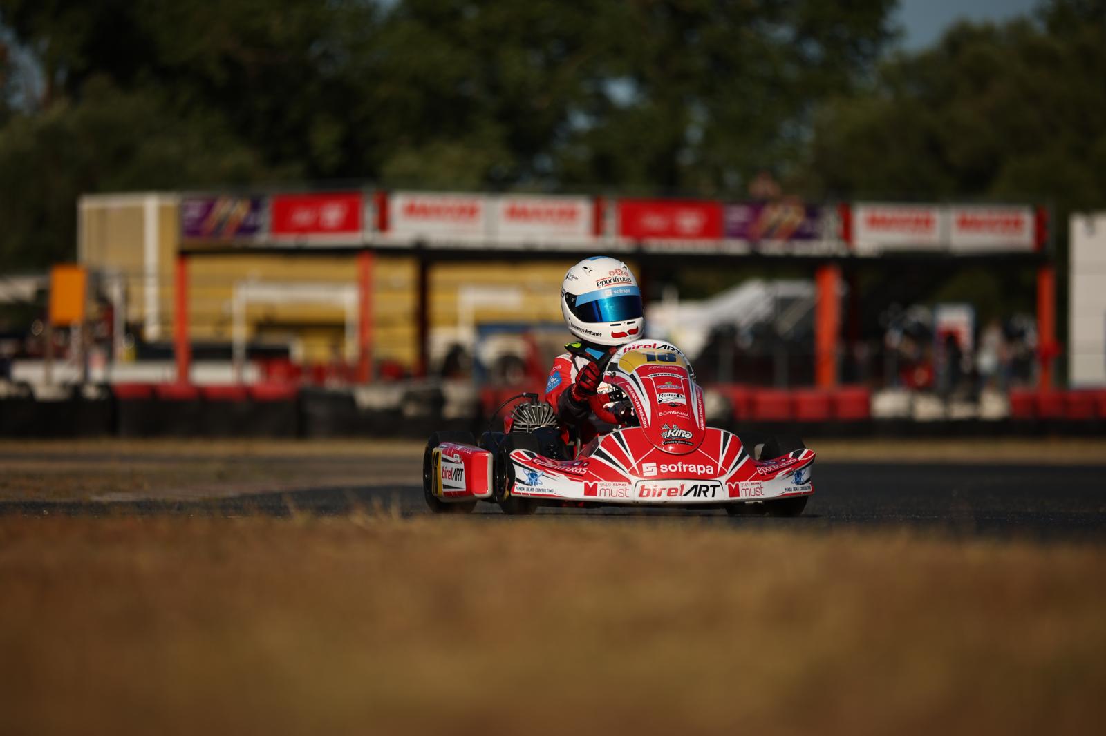 Lourenço Antunes consolida liderança do EasyKart em Évora 14