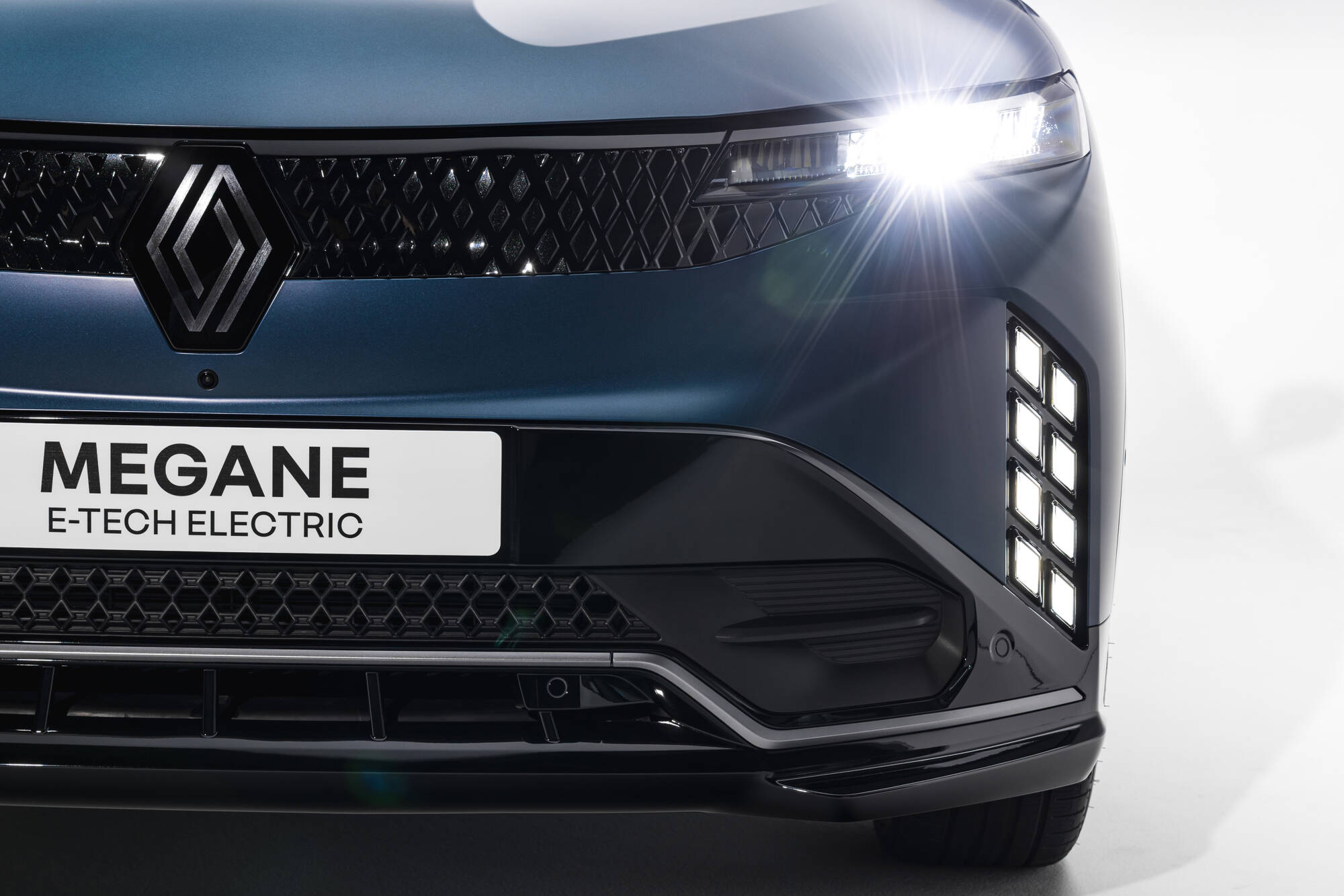 Novo Renault Megane E-Tech elétrico. Ainda mais personalidade, dinamismo e tecnologia 14 Novo Renault Megane E-Tech elétrico. Ainda mais personalidade, dinamismo e tecnologia 14