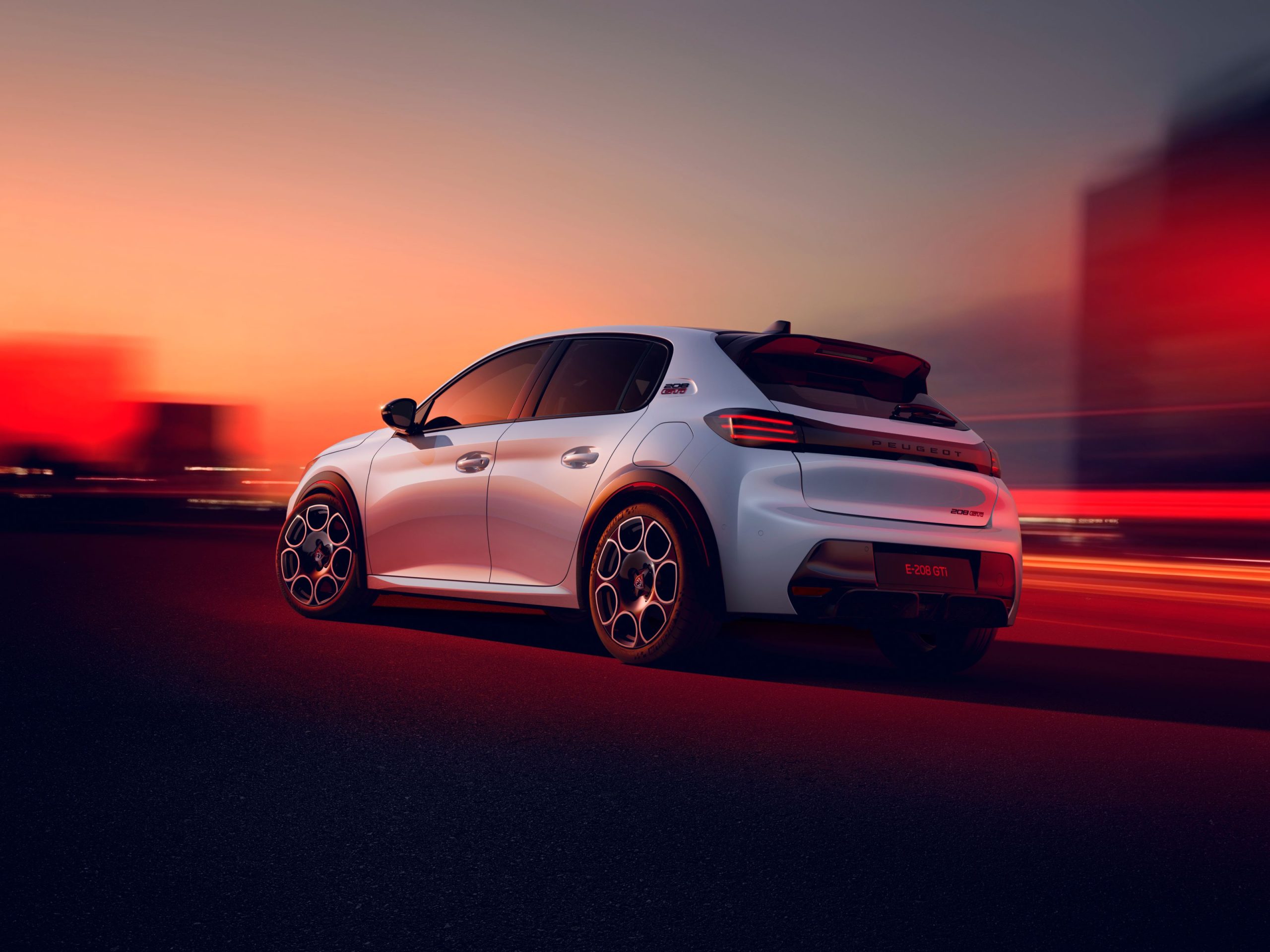 Encomendas abertas para PEUGEOT E-208 GTi 17