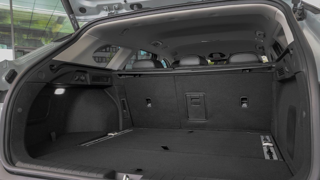 Kia K4 Sportswagon chega a Portugal com um novo conceito de carrinha familiar 15