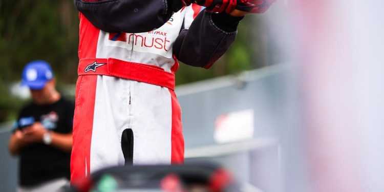 Lourenço Antunes assina vitória épica na quarta ronda do Campeonato de Portugal de Karting em Baltar 19 Lourenço Antunes assina vitória épica na quarta ronda do Campeonato de Portugal de Karting em Baltar 19