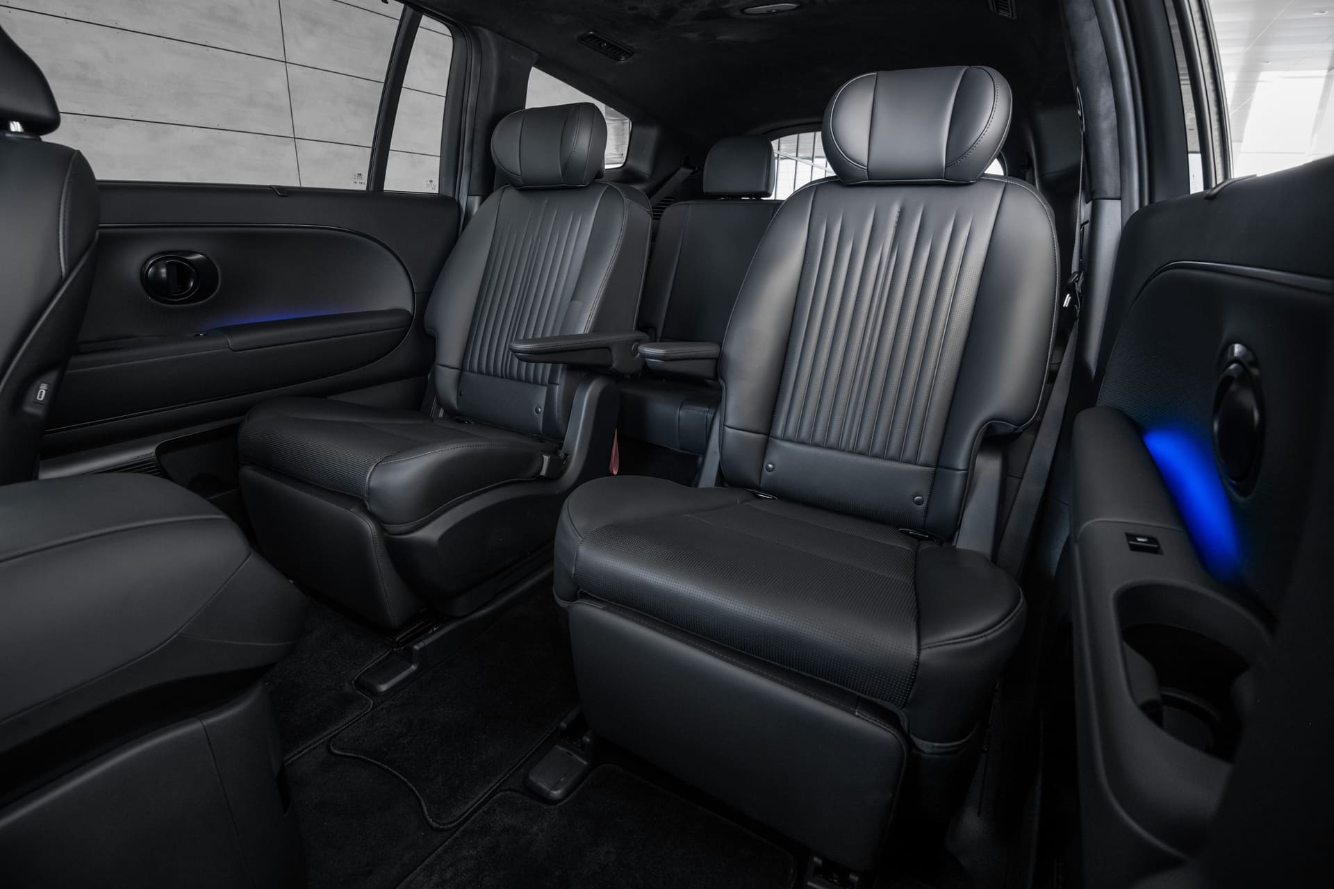 Hyundai IONIQ 9 reforça o seu estatuto de topo de gama com a nova versão Calligraphy Black Ink 16