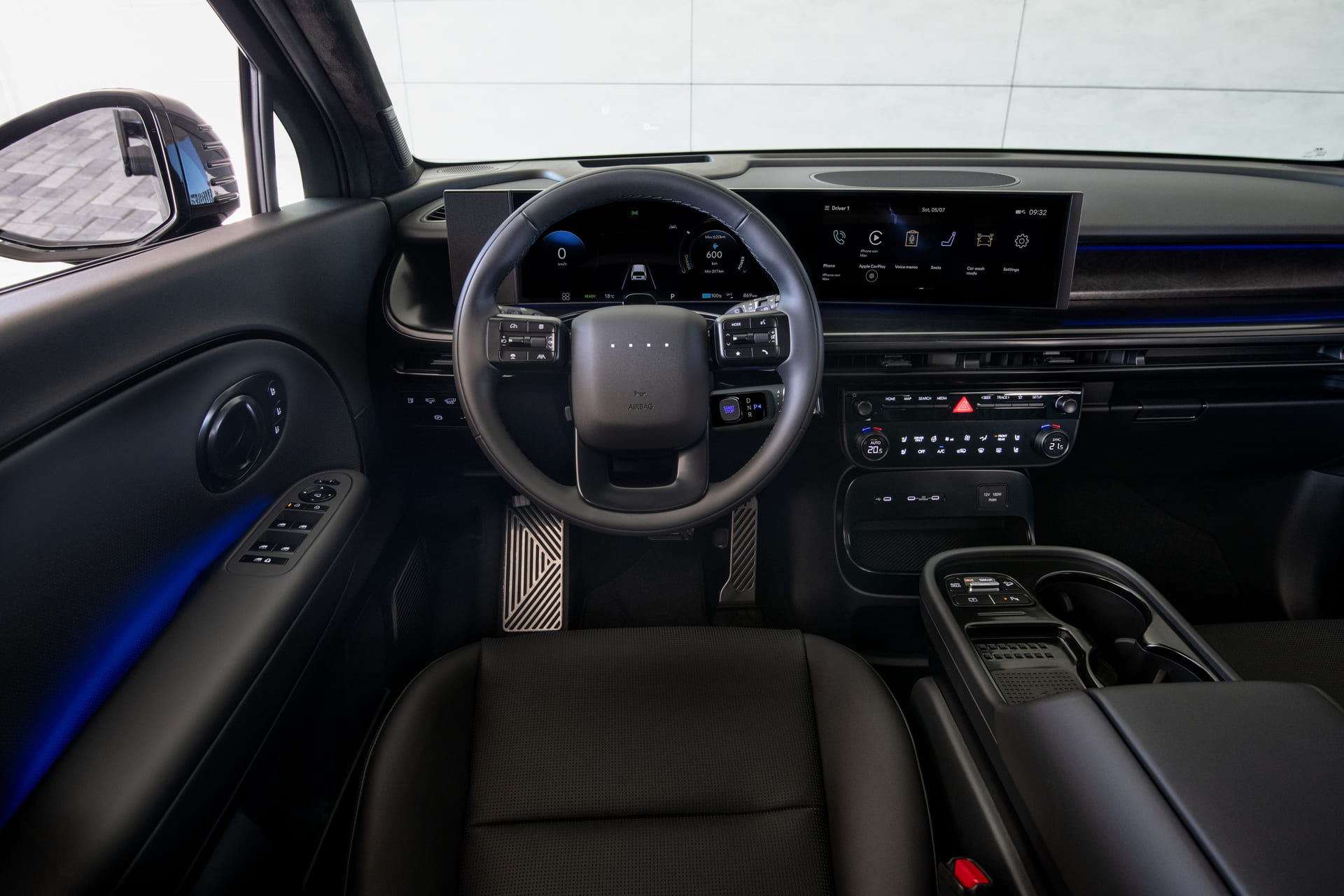 Hyundai IONIQ 9 reforça o seu estatuto de topo de gama com a nova versão Calligraphy Black Ink 14