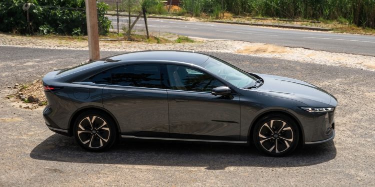 Mazda 6e Takumi Plus 68kWh: Qualidade Premium a Preço Competitivo 43