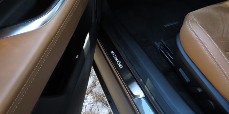 Mazda 6e Takumi Plus 68kWh: Qualidade Premium a Preço Competitivo 37
