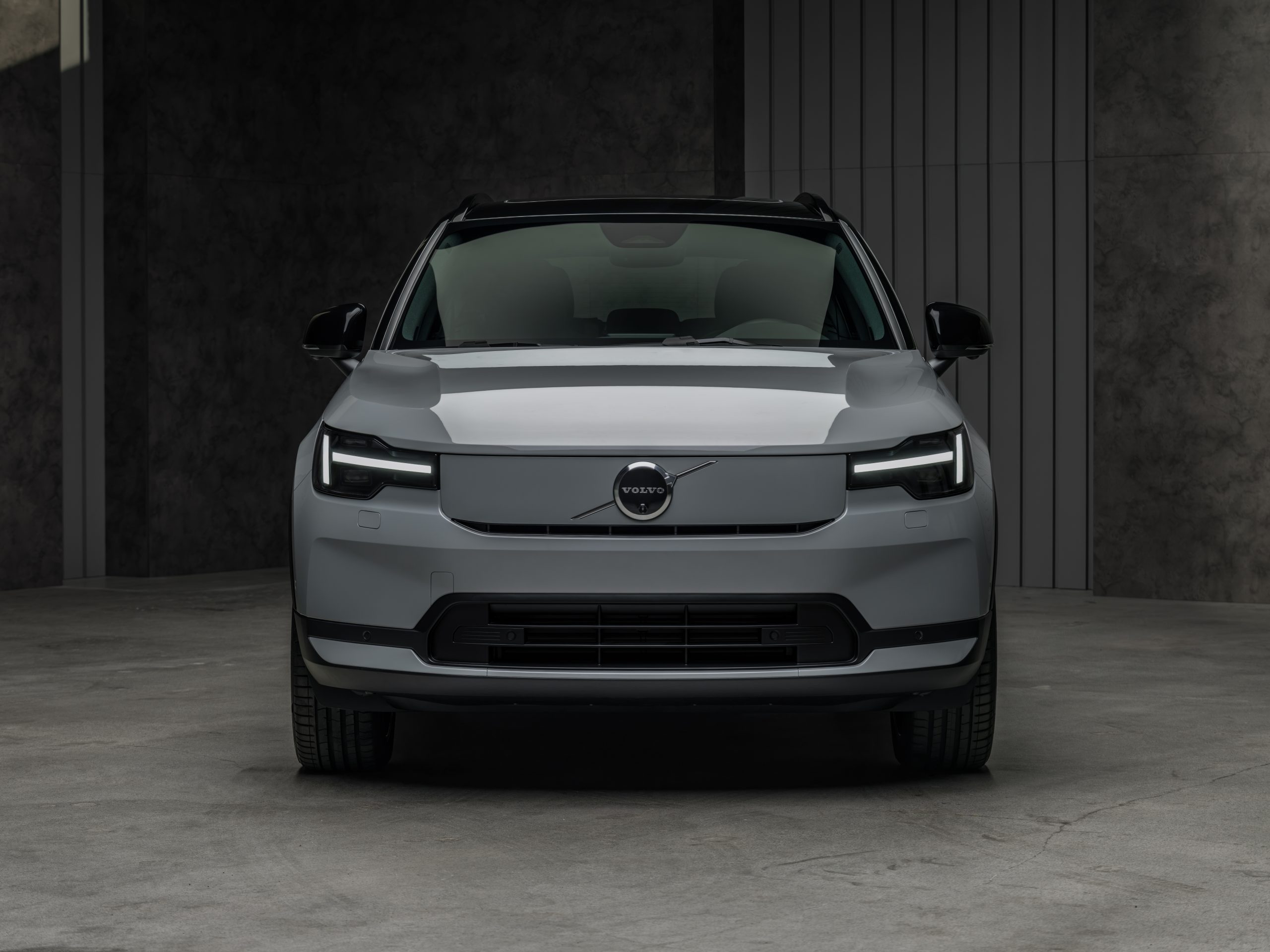 Volvo renova gama 40 com mais tecnologia, segurança e inteligência artificial 14
