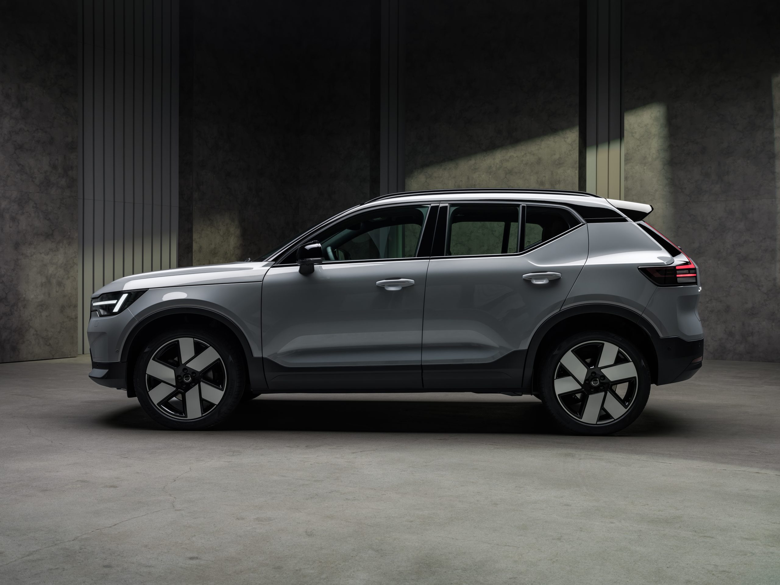 Volvo renova gama 40 com mais tecnologia, segurança e inteligência artificial 17