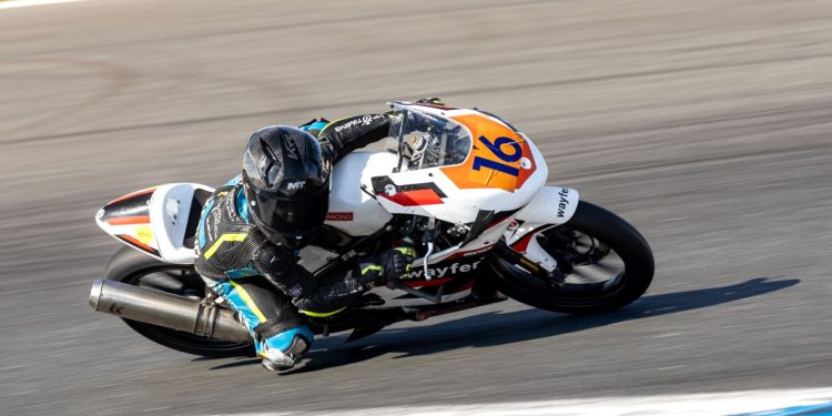 Simão Viegas conquista o título nacional de velocidade em CNV JR MIR Moto5 21 Simão Viegas conquista o título nacional de velocidade em CNV JR MIR Moto5 21