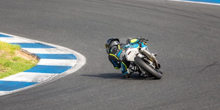 Simão Viegas conquista o título nacional de velocidade em CNV JR MIR Moto5 22 Simão Viegas conquista o título nacional de velocidade em CNV JR MIR Moto5 22