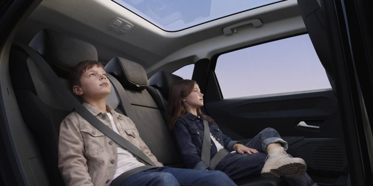 Abertura de encomendas Novo Dacia Striker 20