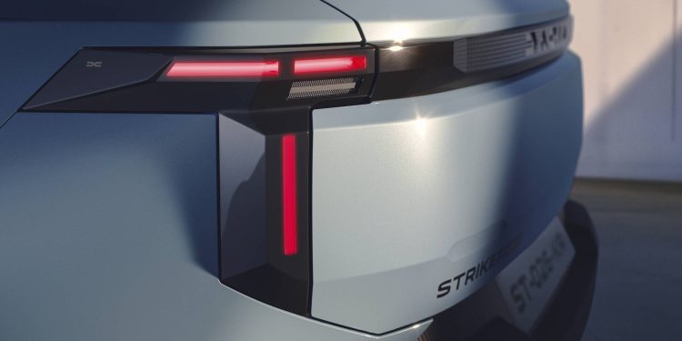 Abertura de encomendas Novo Dacia Striker 24